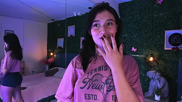 Rubyvixxen  online show from October 28, 3:43 am