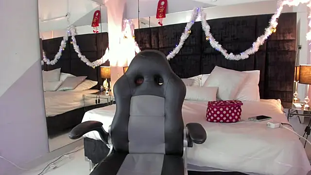 MayaCurvy online show from November 16, 4:40 am