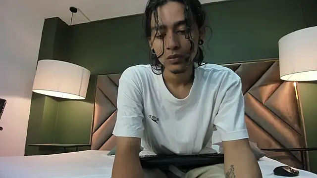 Dickie Dicking online show from November 6, 8:32 pm