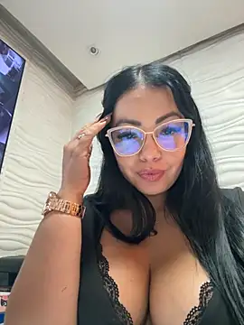 Aurora-Hernandez online show from October 7, 3:25 am