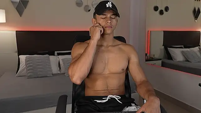 DanteeStone online show from October 10, 8:19 pm