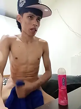 Snapshot of mazo18 chatting on February 3, 6:40 am mazo18 online show from February 3, 6:40 am