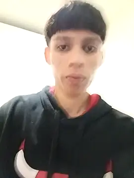 Snapshot of mazo18 chatting on February 7, 12:36 am mazo18 online show from February 7, 12:36 am