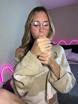 fanyabbey online show from April 4, 2:32 am