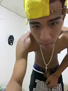 Snapshot of boy_perfect6 chatting on March 4, 11:11 pm boy perfect6 online show from March 4, 11:11 pm