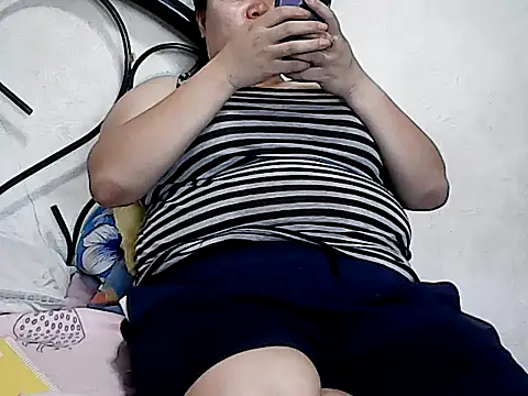 Snapshot of HornyPussie69 chatting on June 16, 12:46 am HornyPussie69 online show from June 16, 12:46 am