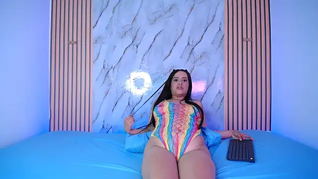 PiaGelvez online show from October 17, 11:18 pm