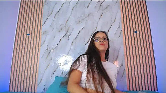 PiaGelvez online show from January 13, 8:03 pm