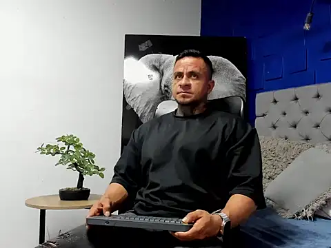 ZEUS-KING online show from October 3, 12:40 am
