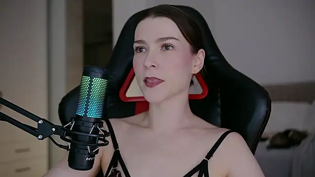 WowHelloAlice online show from February 28, 10:44 pm