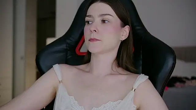 WowHelloAlice online show from March 31, 10:32 pm