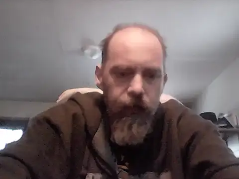 crazyheratic8 online show from December 3, 10:30 pm