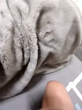 Snapshot of robergenesis chatting on November 26, 12:55 am robergenesis online show from November 26, 12:55 am