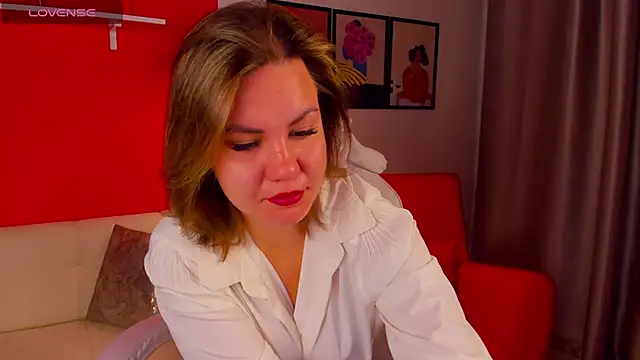 Snapshot of AriaEven chatting on November 25, 9:20 am AriaEven online show from November 25, 9:20 am