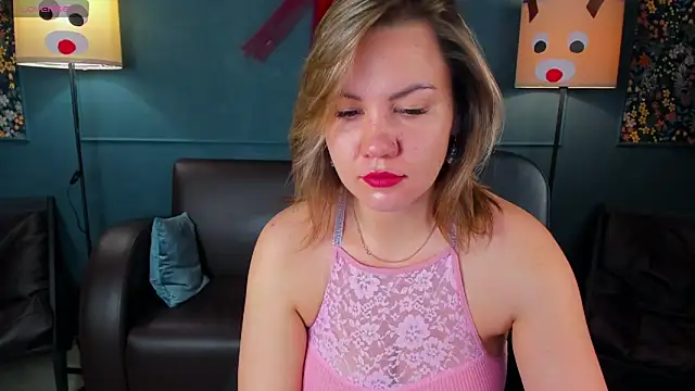 Snapshot of AriaEven chatting on January 12, 3:23 am AriaEven online show from January 12, 3:23 am