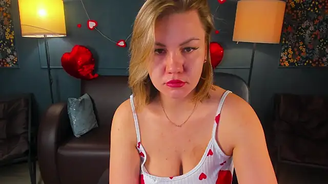 Snapshot of AriaEven chatting on February 14, 2:52 am AriaEven online show from February 14, 2:52 am