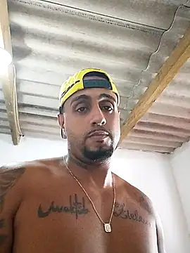 Snapshot of Theuzindojob chatting on December 2, 5:52 pm Theuzindojob online show from December 2, 5:52 pm