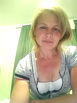 Snapshot of Masha412111 chatting on July 7, 8:46 pm Masha412111 online show from July 7, 8:46 pm