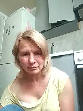 Snapshot of Masha412111 chatting on July 9, 5:22 am Masha412111 online show from July 9, 5:22 am
