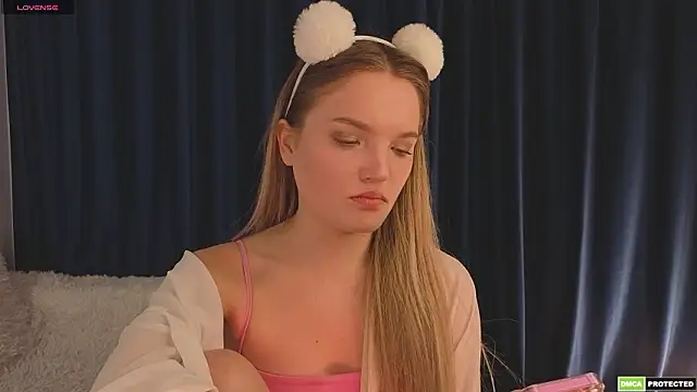 JulieLupo online show from March 27, 6:19 am