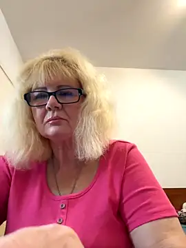 BoloshkaBlonda online show from October 16, 9:05 pm