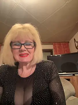 BoloshkaBlonda online show from November 9, 6:50 pm