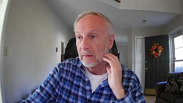 Snapshot of ApolloThrust chatting on October 24, 9:22 pm ApolloThrust online show from October 24, 9:22 pm