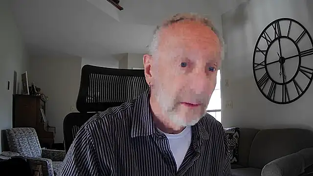 Snapshot of ApolloThrust chatting on October 25, 8:25 pm ApolloThrust online show from October 25, 8:25 pm