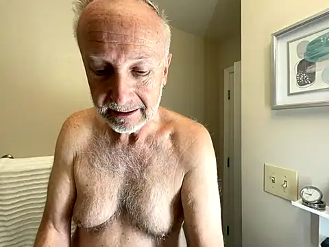 Snapshot of ApolloThrust chatting on November 12, 1:44 pm ApolloThrust online show from November 12, 1:44 pm