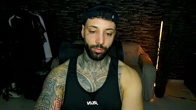 MasculineGuy99 online show from March 3, 7:09 pm