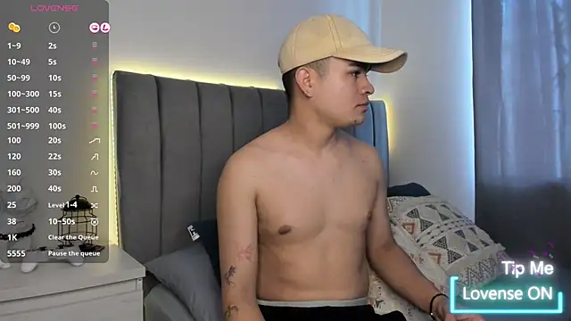 JARETHH online show from October 24, 1:40 pm