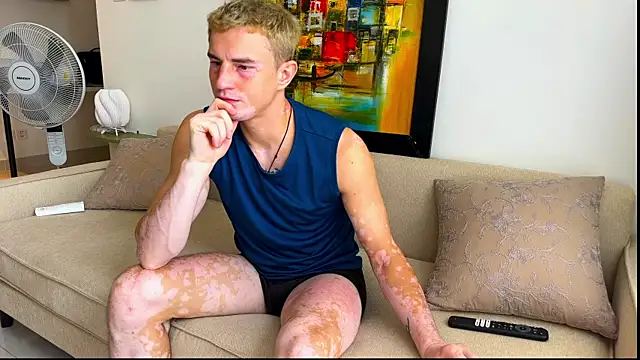 Snapshot of YummyGann chatting on November 29, 1:41 am YummyGann online show from November 29, 1:41 am