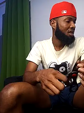 Snapshot of FreakyKaigrey chatting on October 11, 9:46 pm FreakyKaigrey online show from October 11, 9:46 pm