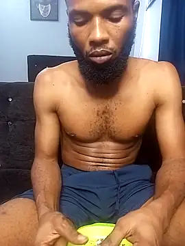 Snapshot of FreakyKaigrey chatting on October 18, 10:38 am FreakyKaigrey online show from October 18, 10:38 am