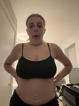 Snapshot of LucyLowbb chatting on October 12, 8:30 pm LucyLowbb online show from October 12, 8:30 pm