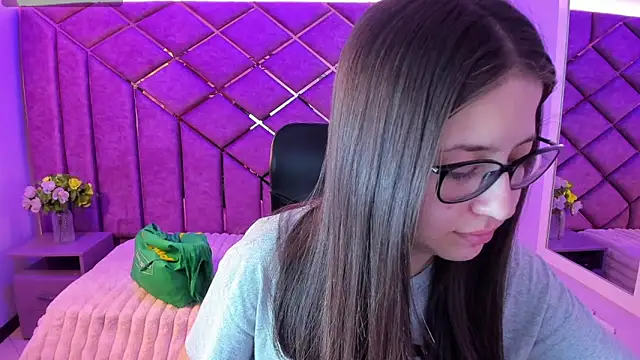 sarah sweett  online show from May 28, 2:47 pm