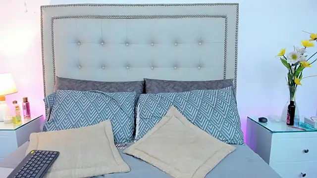 Emilysweet2 online show from November 4, 5:56 pm