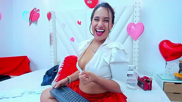 Emilysweet2 online show from February 17, 6:03 pm