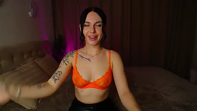 Snapshot of Poison_inyour_Mind__ chatting on October 13, 4:23 am Poison inyour Mind online show from October 13, 4:23 am