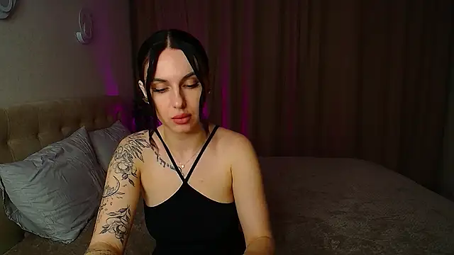 Snapshot of Poison_inyour_Mind__ chatting on November 19, 5:57 pm Poison inyour Mind online show from November 19, 5:57 pm