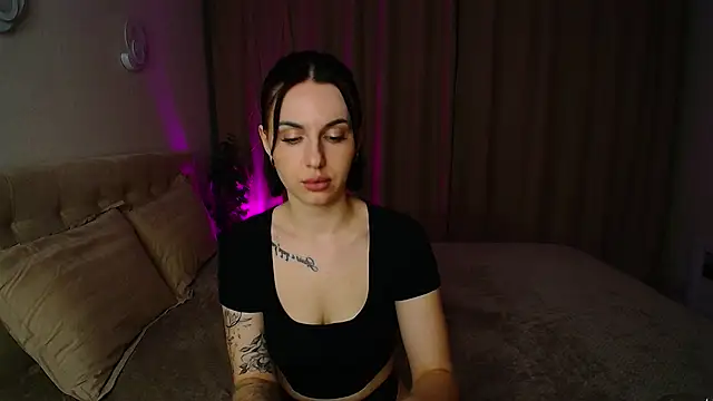 Snapshot of Poison_inyour_Mind__ chatting on November 29, 7:28 pm Poison inyour Mind online show from November 29, 7:28 pm