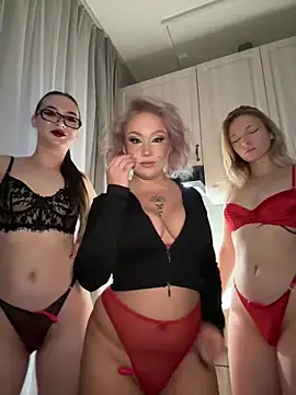 RollDolls online show from December 21, 5:03 am