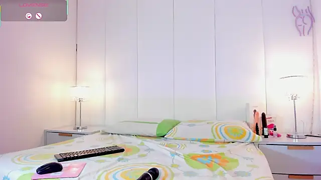 Krystin1 online show from December 23, 4:43 am