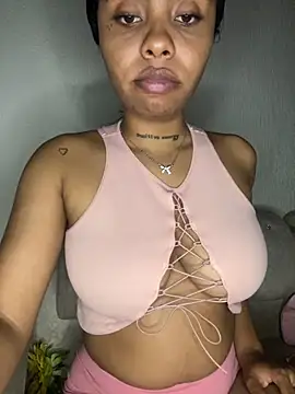 Snapshot of Itanydiorr chatting on November 27, 7:10 am Itanydiorr online show from November 27, 7:10 am