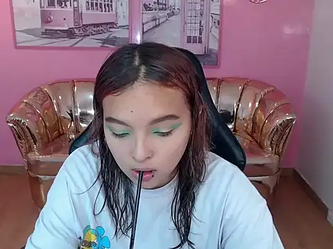 mia foster t online show from October 11, 12:47 pm