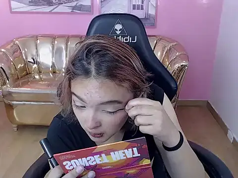 mia foster t online show from October 24, 12:34 pm