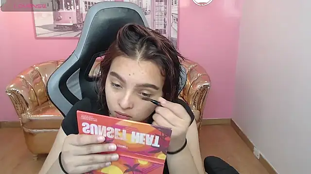 mia foster t online show from November 30, 1:15 pm