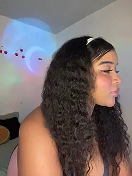 Snapshot of mitschellfox21 chatting on November 8, 11:14 pm mitschellfox21 online show from November 8, 11:14 pm