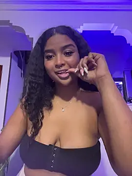 Snapshot of mitschellfox21 chatting on November 27, 2:24 am mitschellfox21 online show from November 27, 2:24 am