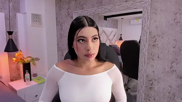 Vanessa Rain  online show from February 21, 7:59 pm